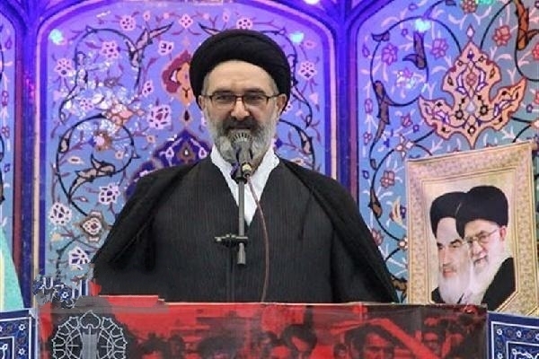 راه پیروزی در برابر دشمن، ایستادگی و مقاومت است