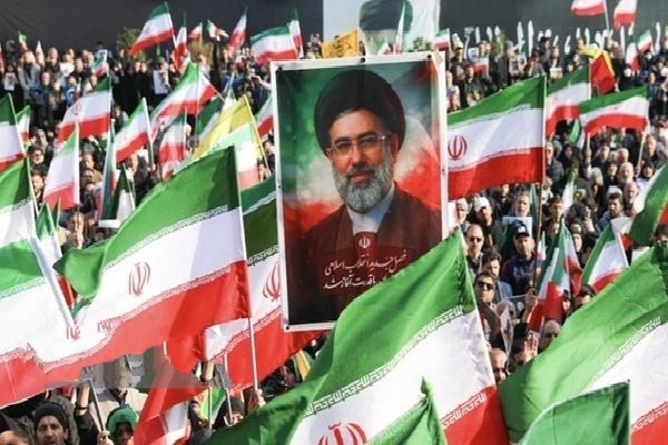 بیعت ۱۸۰۰ روحانی اهل سنت کردستان با رهبر جدید انقلاب