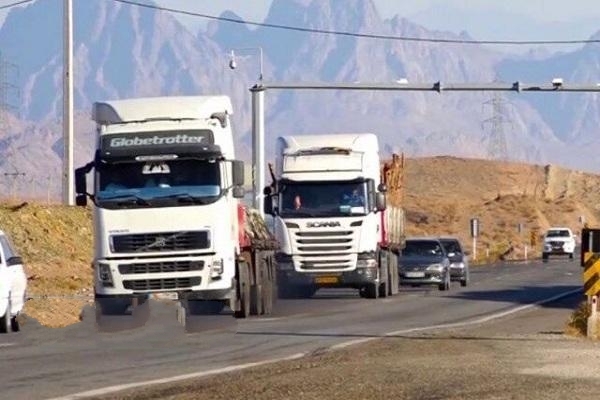افزایش متوسط روزانه تردد کامیون‌های ایرانی و خارجی در معبر دوغارون 
