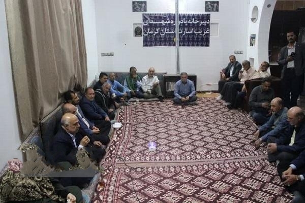 گردهمایی صمیمی آزادگان کرمان برگزار شد/ تجلیل از صبر، ایثار و نجابت قهرمانان اسارت