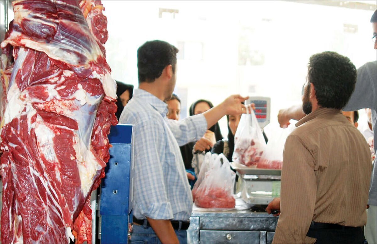 آتش زیر خاکستر تورم؛ حذف ارز ترجیحی گوشت چه بلایی بر سر اقتصاد می‌آورد؟/ مصرف گوشت در جامعه کارگری و بازنشستگان به یک کیلو در سال هم نمی‌رسد