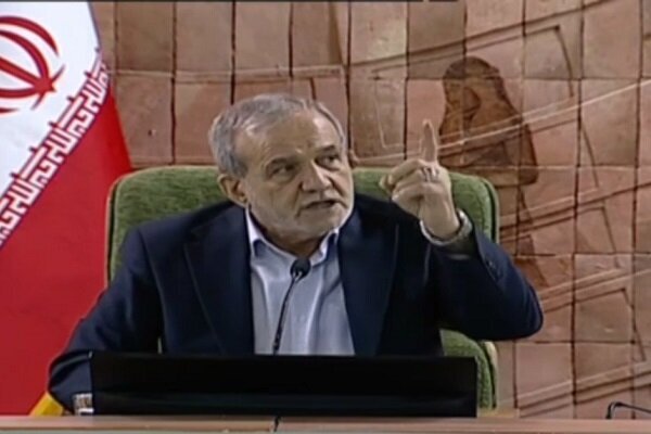 پزشکیان: کارگاه‌هایی برای آموزش شیوه‌های جدید آموزشی برگزار خواهیم کرد