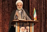 ۴ ویژگی بارز امام(ره)/ راه مبارزه با استکبار عقب‌نشینی ندارد