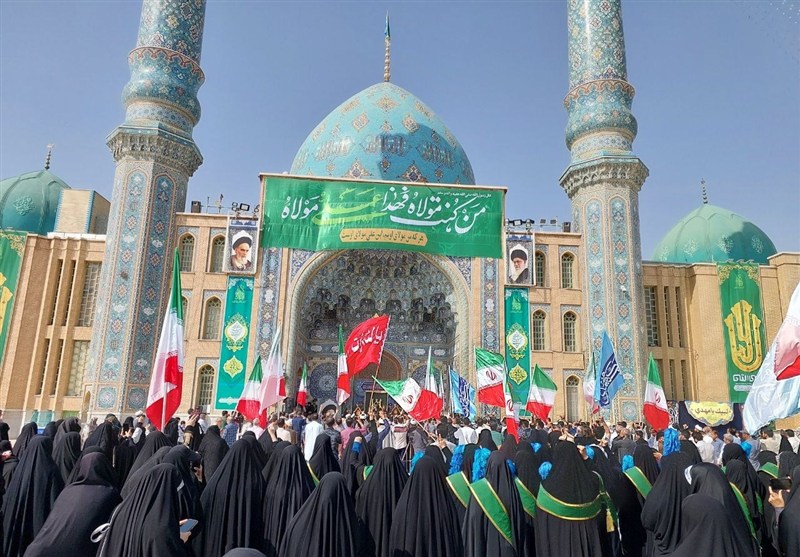 تجمع مردم قم در مسجد جمکران/ مردم خواستار انتقام فوری شدند