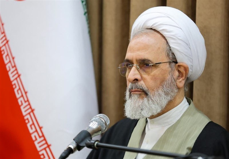 آیت‌الله اعرافی یاوه‌سرایی ترامپ به ساحت مرجعیت را محکوم کرد
