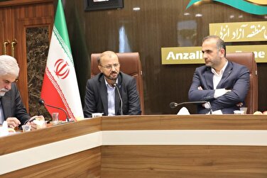اقتدار حاكمیت قانون و مقررات مناطق آزاد باید اعمال و تفویض اختیارات قانونی انجام گردد