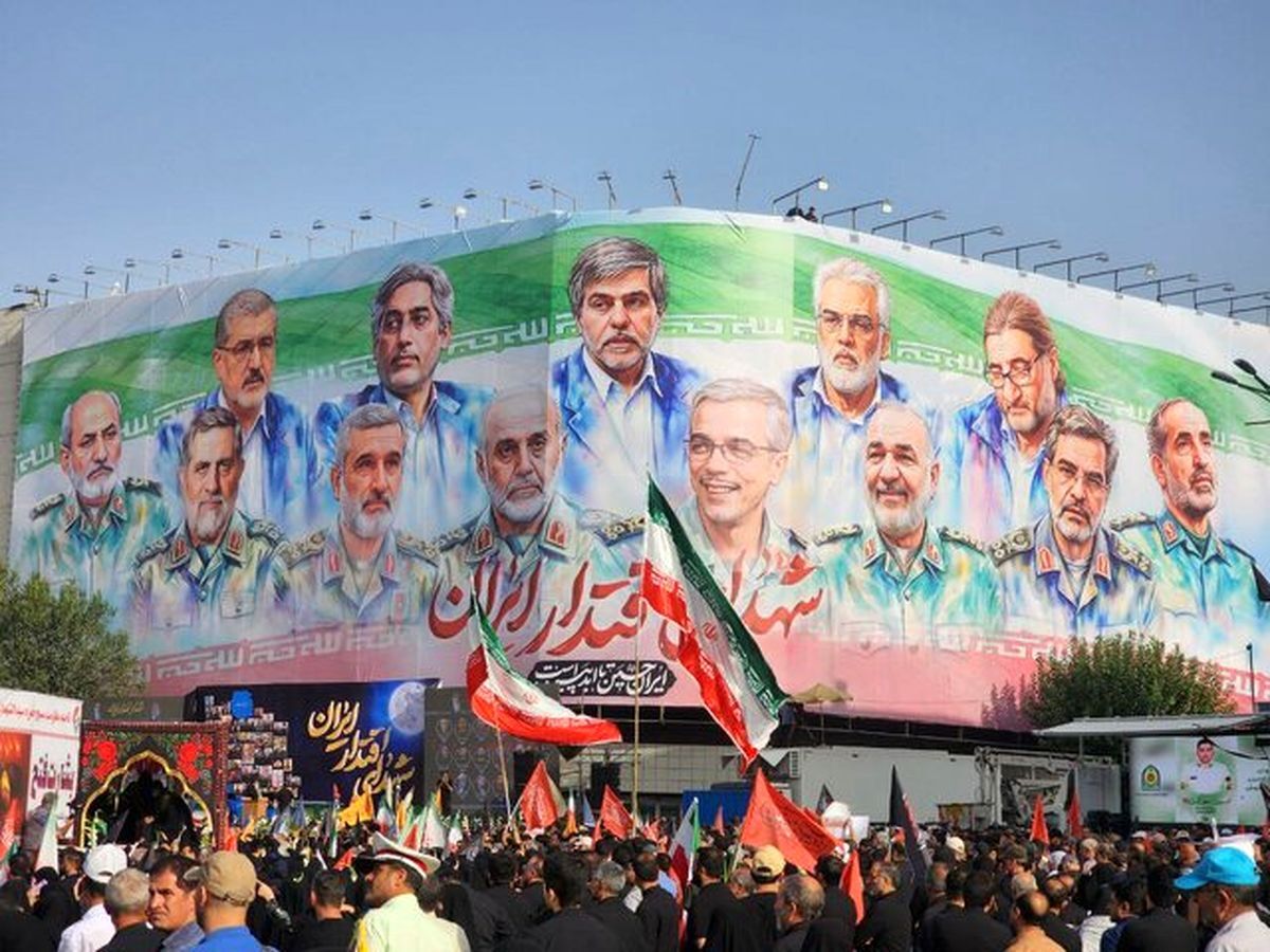وداع مردم تهران با قهرمانان مقاومت؛بدرقه سرداران و دانشمندان شهید