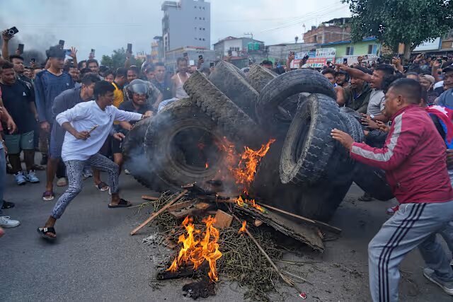طغیان نسل زد در نپال و سقوط یک دولت انقلابی / چگونه معترضان نخست‌وزیر را به زانو در آوردند؟