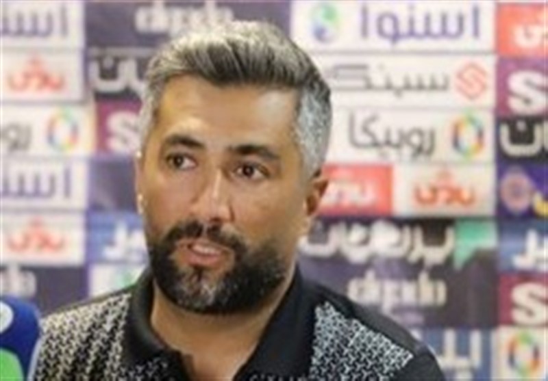 مربی ‌آلومینیوم: نقل و انتقالات در ‌فوتبال ایران افسارگسیخته است
