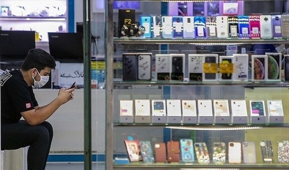 پشت پرده واردات آیفون با نام شیائومی؛ تخلف میلیاردی در سایه رانت تعرفه‌ای/ قاچاق با مجوز رسمی!