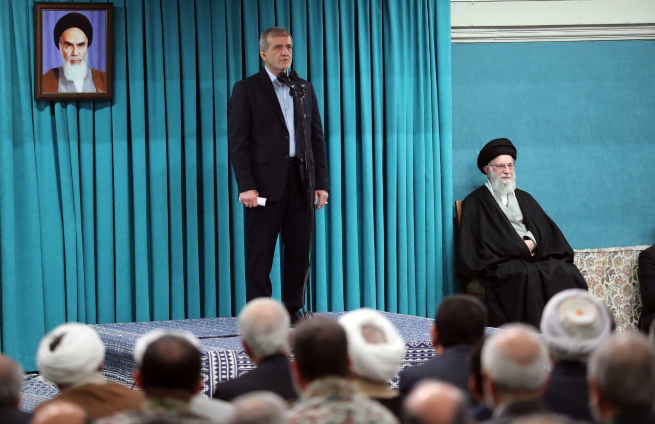 پیام حمایت‌های رهبر انقلاب از پزشکیان برای کنشگران سیاسی