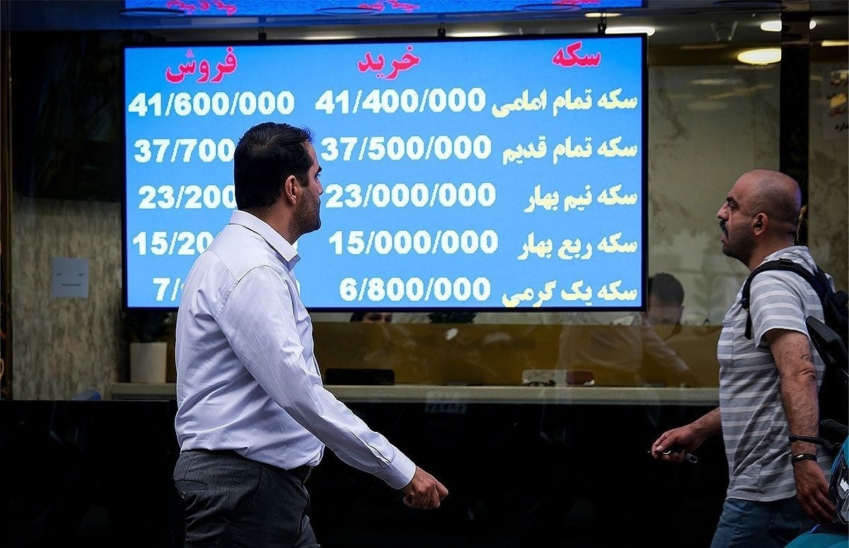 بازار‌ها زیر سایه مکانیسم ماشه؛ جهش دلار، سقوط بورس و التهاب طلا و سکه/ قیمت دلار تا کجا افزایش خواهد یافت؟