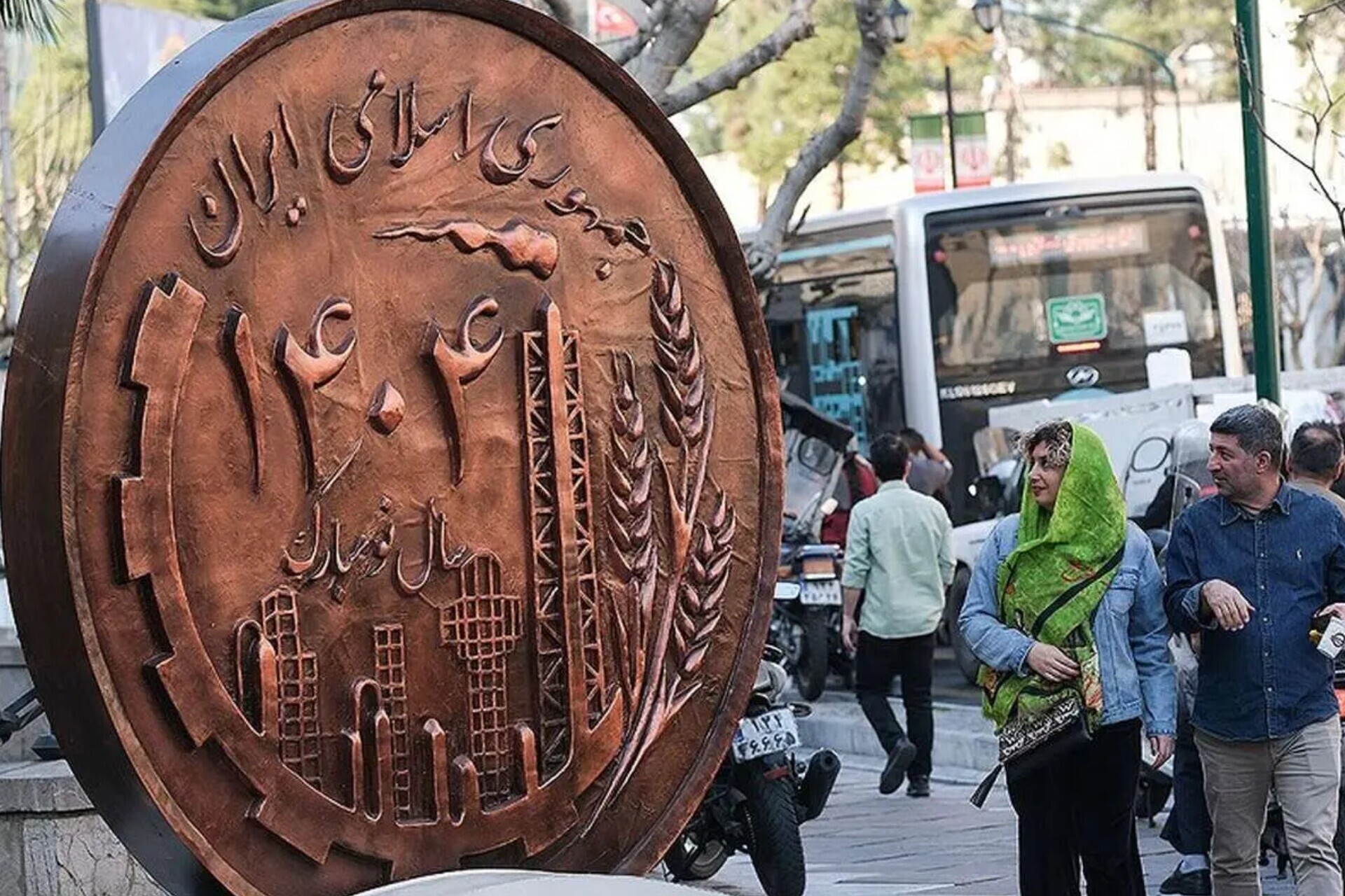 موتور‌های رشد اقتصادی ایران از کار افتاده‌اند/ رکود ساختاری در تابستان ۱۴۰۴؛ از چشم‌انداز ۸ درصدی تا واقعیت ۲ درصدی