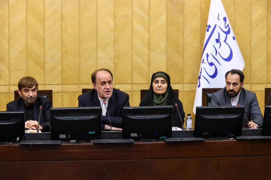 نشست مجمع نمایندگان استان خوزستان در قلب پارلمان با حضور حاجی بابایی نایب رئیس مجلس شورای اسلامی در آخرین وضعیت واقدامات  بودجه استان و لایروبی اروند با حضور وزیر راه و شهرسازی برگزار  شد