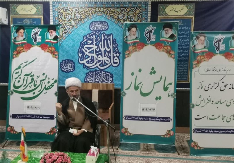 نماز ستون دین و مسیر تعالی انسان