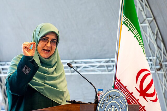 مهاجرانی: تولید سوخت و خودرو باکیفیت اولویت دولت است