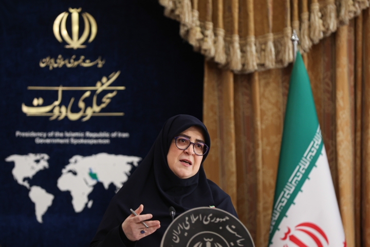 مهاجرانی:دولت هیچ تصمیمی برای حذف ارز ترجیحی کالاهای اساسی و دارو اتخاذ نکرده است