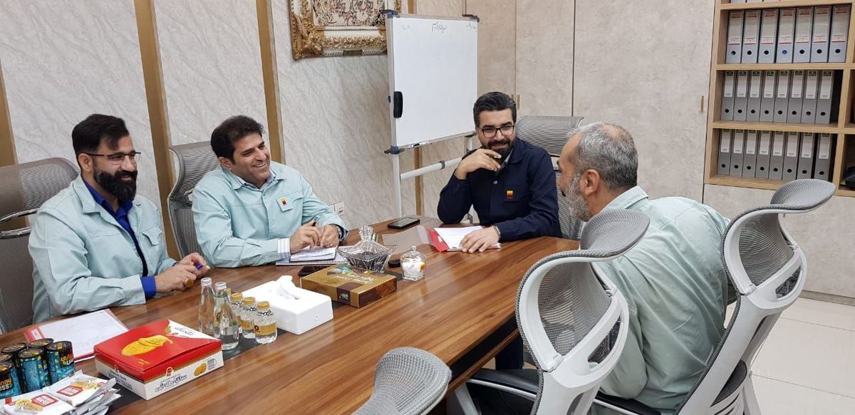 دیدار چهره به چهره معاون منابع انسانی و امور اجتماعی با کارکنان شرکت فولاد خوزستان دیدار چهره به چهره معاون منابع انسانی و امور اجتماعی با کارکنان شرکت فولاد خوزستان