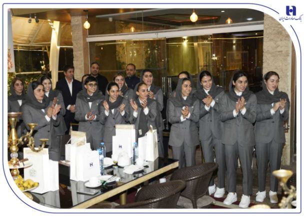 دختران افتخارآفرین فوتسال ایران با همراهی بانک صادرات ایران رهسپار مسابقات جهانی شدند دختران افتخارآفرین فوتسال ایران با همراهی بانک صادرات ایران رهسپار مسابقات جهانی شدند