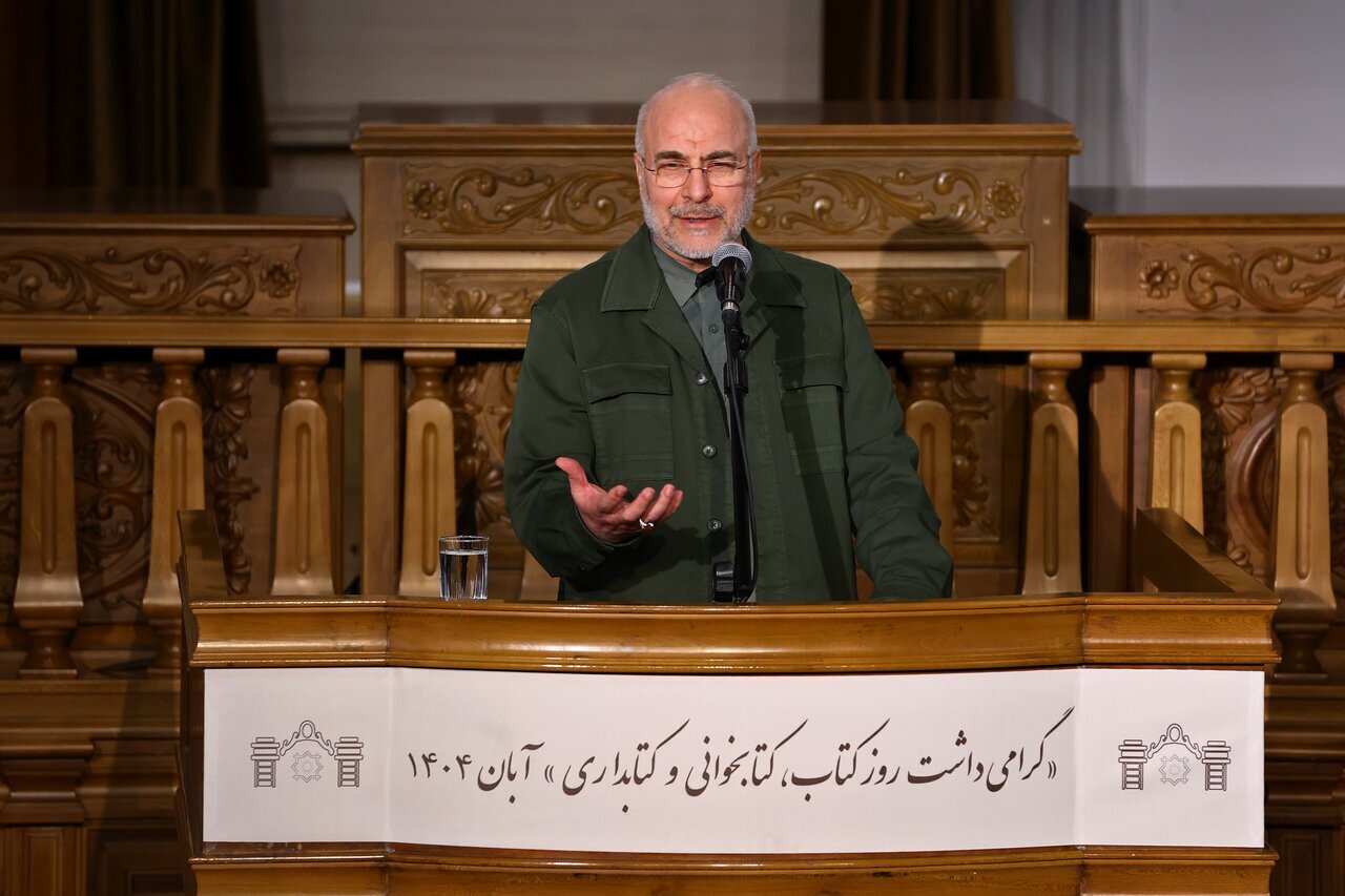 کتاب، خون جاری در رگهای جامعه است/ آنطور که باید و شاید به موضوع کتاب و کتابخانهها توجه نشده است کتاب، خون جاری در رگهای جامعه است/ آنطور که باید و شاید به موضوع کتاب و کتابخانهها توجه نشده است