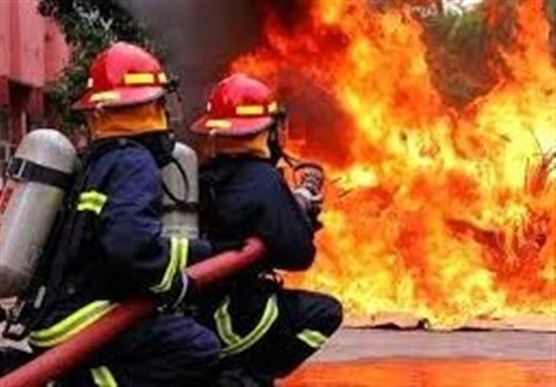 آتشسوزی گسترده  در محل دپوی سوخت آتشسوزی گسترده  در محل دپوی سوخت