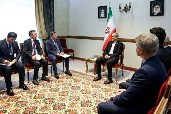 پزشکیان: برای کمک به توسعه اقتصادی در منطقه، می‌توان پول مشترک ایجاد کرد