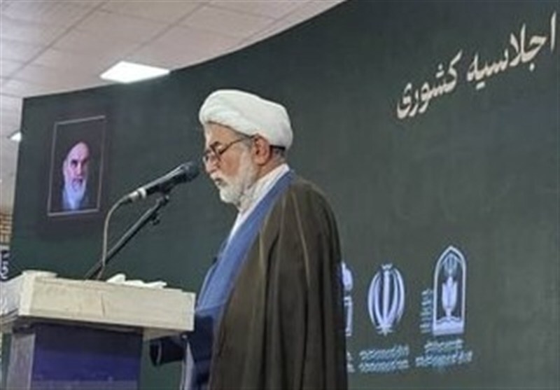 کاهش شکاف معیشتی میان فرهنگیان و شاغلان صنعت نفت تدوین شود کاهش شکاف معیشتی میان فرهنگیان و شاغلان صنعت نفت تدوین شود