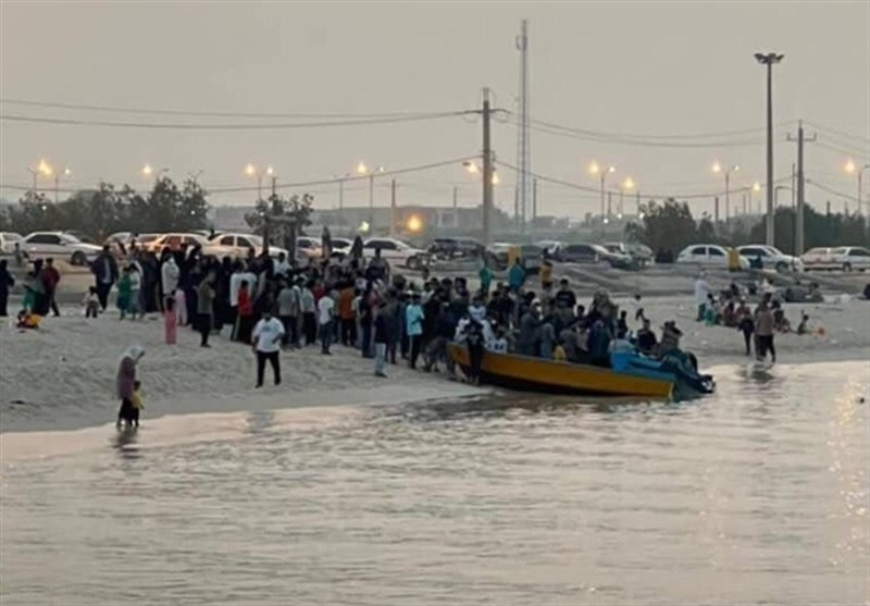 تمامی مصدومان حادثه برخورد 2 قایق در ساحل هاله عسلویه مرخص شدند تمامی مصدومان حادثه برخورد 2 قایق در ساحل هاله عسلویه مرخص شدند