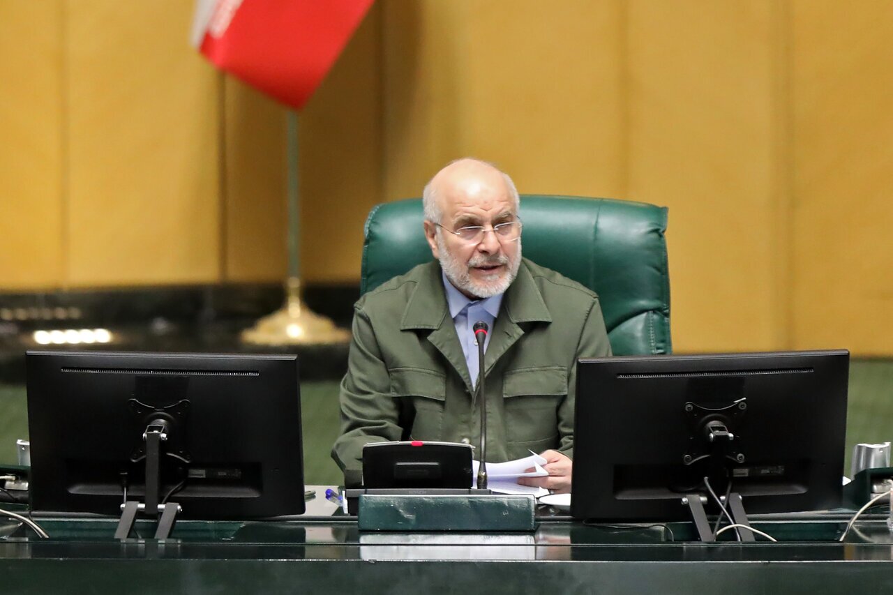 نظام سلطه از دانشجوی ایرانی کینه تاریخی در دل دارد/مدعیان جزایر سه گانه اراده‌ ملت ایران برای دفاع از تمامیت ارضی خود را آزمایش نکنند/دولت در بودجه سال آینده توجه ویژه‌ای به توسعه جزایر ایرانی داشته باشد