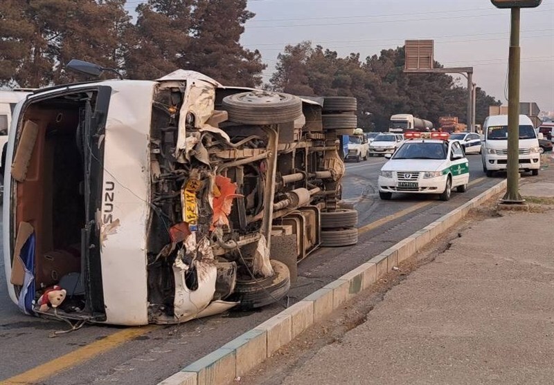 واژگونی پژو 405 در جهرم با سه کشته و 10 مصدوم واژگونی پژو 405 در جهرم با سه کشته و 10 مصدوم