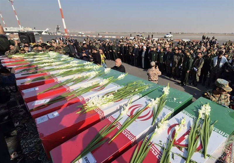 وداع باشکوه دانش‌آموزان دیری با شهید گمنام