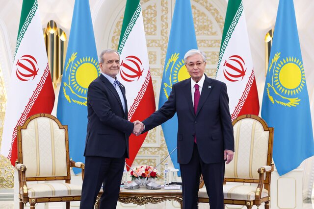 پزشکیان: نقشه راه روابط تجاری تهران - آستانه برای ارتقای سطح تجارت آماده اجراست پزشکیان: نقشه راه روابط تجاری تهران - آستانه برای ارتقای سطح تجارت آماده اجراست