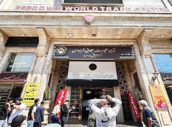 سیاستهای فاجعهبار فرزین با بنزین ۳ نرخی عیانتر شد سیاستهای فاجعهبار فرزین با بنزین ۳ نرخی عیانتر شد