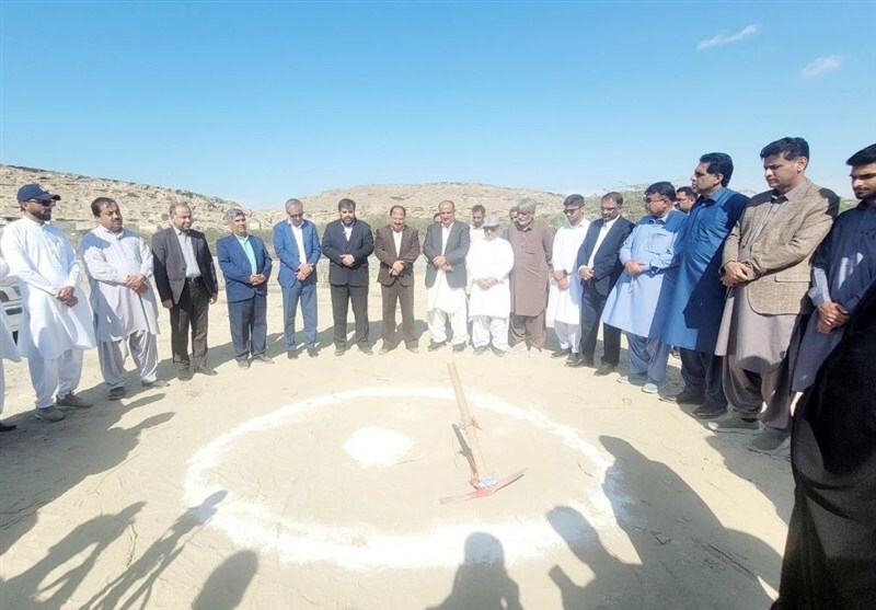 کلنگزنی پروژه آموزشی 18 کلاسه با مشارکت منطقه آزاد چابهار کلنگزنی پروژه آموزشی 18 کلاسه با مشارکت منطقه آزاد چابهار