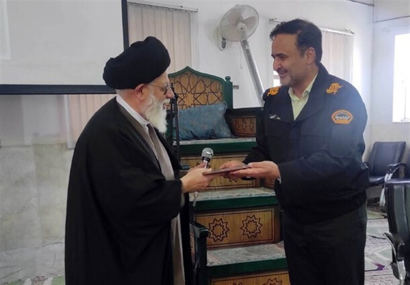 رکن اساسی مأموریت نیروهای انتظامی از نگاه امام جمعه یزد رکن اساسی مأموریت نیروهای انتظامی از نگاه امام جمعه یزد