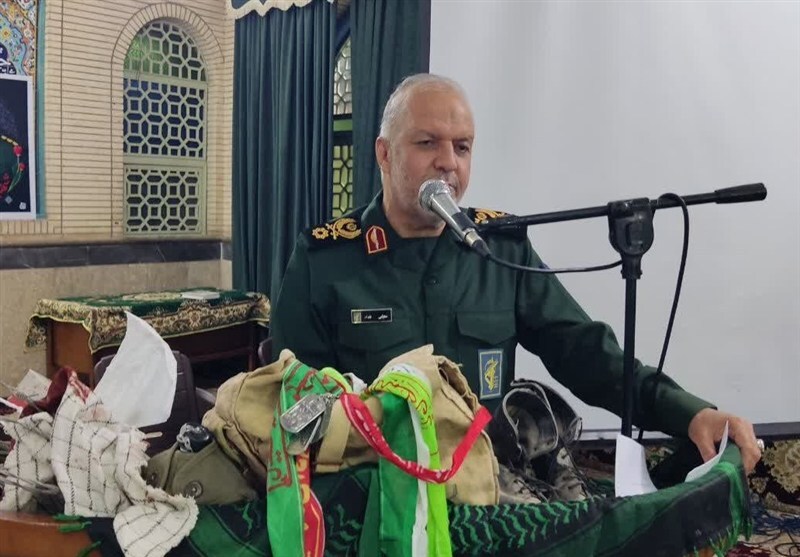 هر صدایی که شکاف ایجاد کند بلندگوی دشمن است