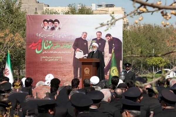 آیت‌الله مروی: کاشت نهال، نماد امید، آبادانی و آینده روشن ایران اسلامی است