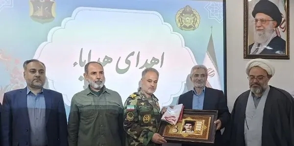 امیر اکبری: شهدای غریب اسارت زیست مومنانه را معنا کردند