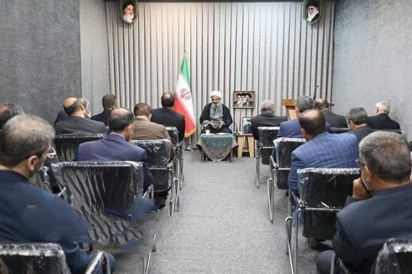 دشمن تلاش می‌کند با فشار اقتصادی به نارضایتی عمومی در ایران دامن بزند/ کار و فعالیت مایه عزت است