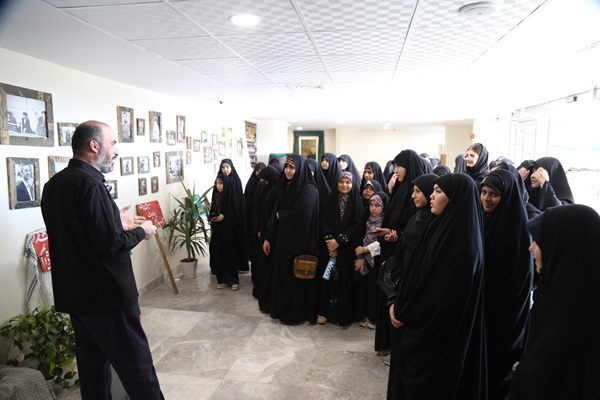 جلسه گروه جهادی خواهران و بازدید از موزه دفاع مقدس زنجان برگزار شد