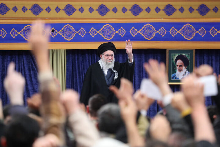 رهبر معظم انقلاب اختیار ادامه مسیر مذاکرات را به دولت دادهاند رهبر معظم انقلاب اختیار ادامه مسیر مذاکرات را به دولت دادهاند