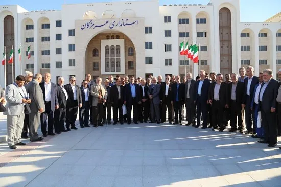 همتی استاندار هرمزگان شکارچی تجربه ها/ گردهمایی قوی ترین استانداران سراسر کشور در تنگه هرمز/ تجربه های بعد از انقلاب، یکجا در بندرعباس